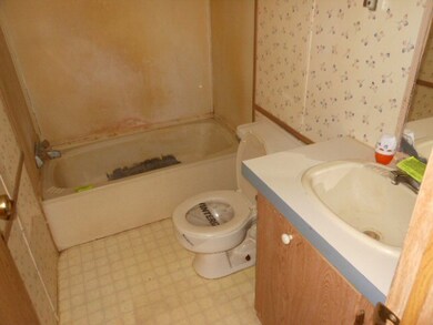 135 Deer Creek Cir, Gray, GA 31032 - photo 4