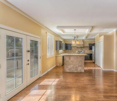 Breakfast_Bar_Kitchen