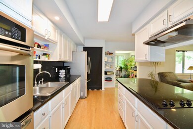 9001 Igoe St, Lorton, VA 22079 - photo 5