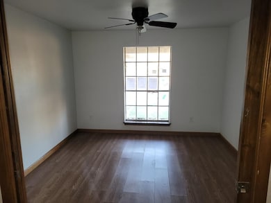 146 Lora Ln, Lawton, OK 73507 - photo 5