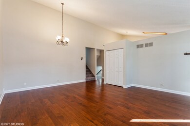 2803 Rolling Meadows Dr, Naperville, IL 60564 - photo 4