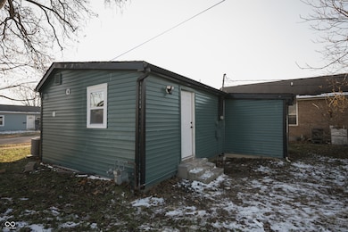 908 W Laurel St, Seymour, IN 47274 - photo 6