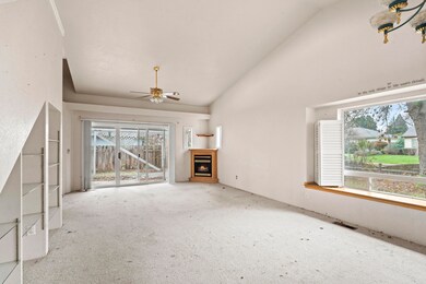 862 Westrop Dr, Central Point, OR 97502 - photo 7