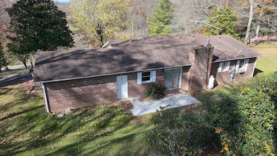 1346 W Chilhowie St, Marion, VA 24354 - photo 4
