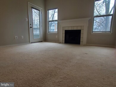 13085 Autumn Woods Way unit 205, Fairfax, VA 22033 - photo 5