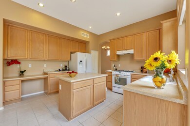 Center Island & Convenient Recipe Desk