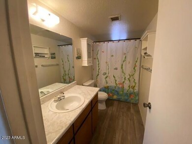 936 MAIN BATH
