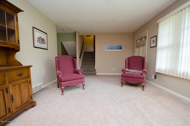 5418 Oakcreek Ln, Louisville, KY 40291 - photo 7