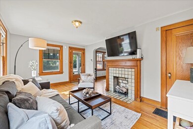 06-Living Room