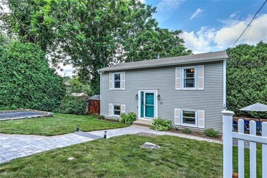 32 Saybrook Ave, Narragansett, RI 02882 - photo 2