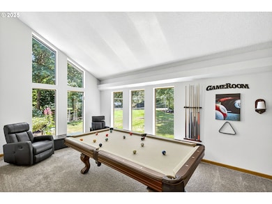 Living Room-Vaulted Ceilings