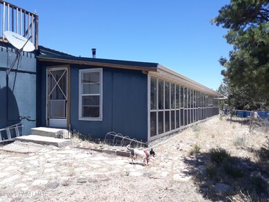 8055 W Roberts Rd, Ash Fork, AZ 86320 - photo 2