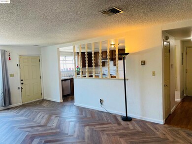 2585 El Portal Dr unit C, San Pablo, CA 94806 - photo 5