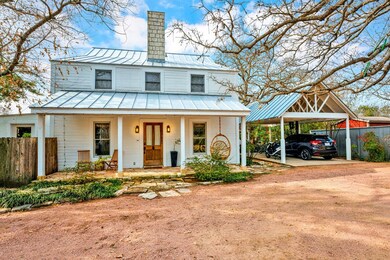 411 W Burbank St, Fredericksburg, TX 78624 - photo 4