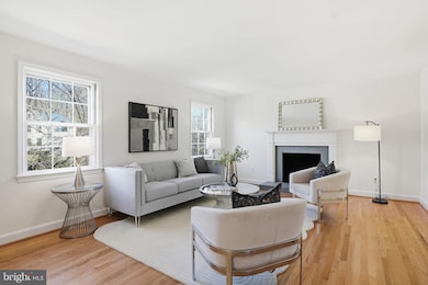 8200 Beech Tree Rd, Bethesda, MD 20817 - photo 4