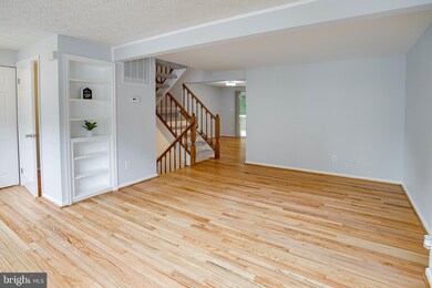 3616 Wharf Ln, Triangle, VA 22172 - photo 7