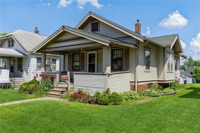 1630 Hinkley Ave NW, Cedar Rapids, IA 52405 - photo 2