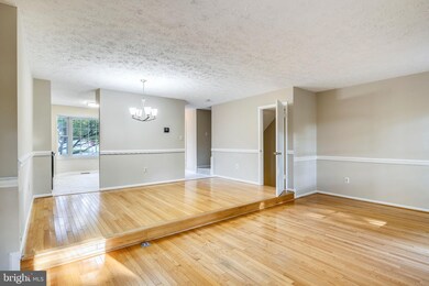 18709 Winding Creek Place, Germantown, MD 20874 - photo 5