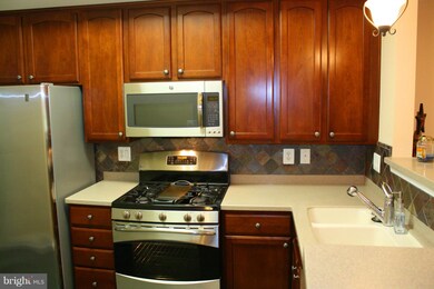 11226 Wortham Crest Cir unit 83, Manassas, VA 20109 - photo 4