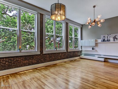 2525 College St Unit 1203-006-066-Living