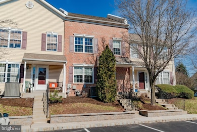 112 Runnymede Ct, Harleysville, PA 19438 - photo 2