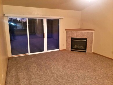 1412 Asbury Ln, Waterloo, IA 50701 - photo 6