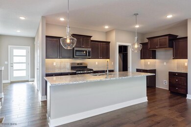 9725 Marnewood Dr, Johnston, IA 50131 - photo 2