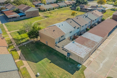 76 E Mountain Creek Dr, Grand Prairie, TX 75052 - photo 5