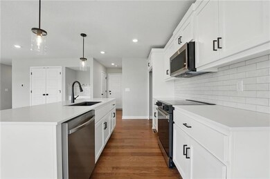 8745 SW Brickell Dr, Blue Springs, MO 64064 - photo 4