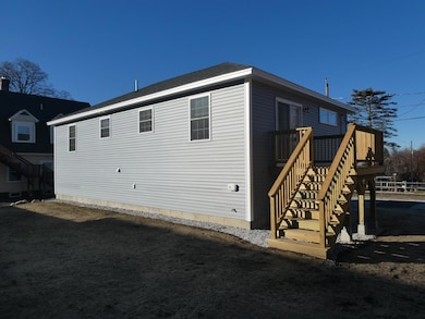 106 W Hillcrest Ave, Manchester, NH 03103 - photo 4