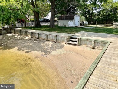 122 Beach Dr, Colonial Beach, VA 22443 - photo 4