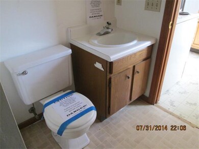 124 Charlton St unit G, Oxford, MA 01540 - photo 7