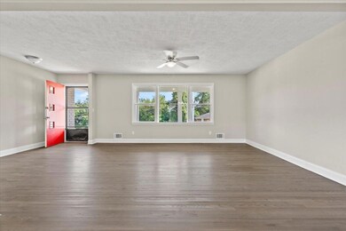 06-Living Area