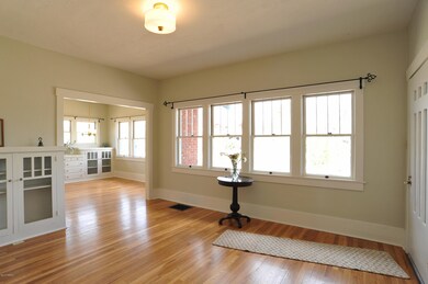 Dual-hung windows