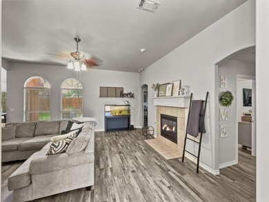 313 Hilre Dr, Sherman, TX 75092 - photo 5