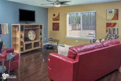 Living Room_DMD_7227-SMALL