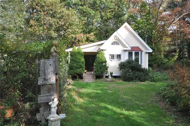 One room cottage with kitchen & bathroom