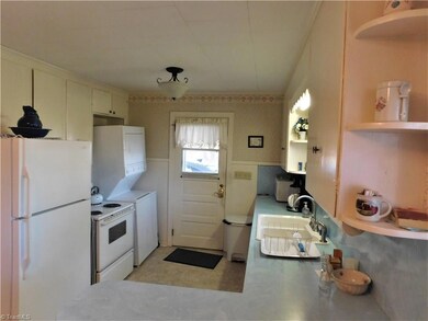 152 Lambert Dr, Asheboro, NC 27205 - photo 2