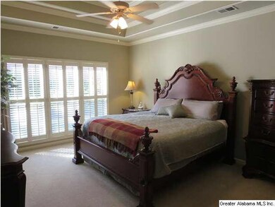 LARGE MASTER BEDROOM, BRAND NEW CARPET, HUGE MASTE