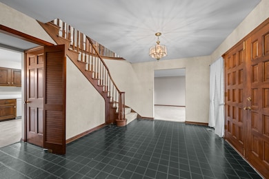 1323 S Kaspar Ave, Arlington Heights, IL 60005 - photo 3