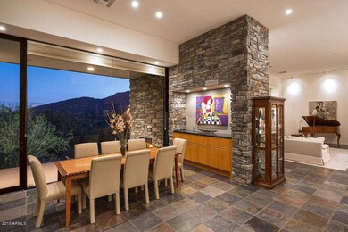 07DiningRoom