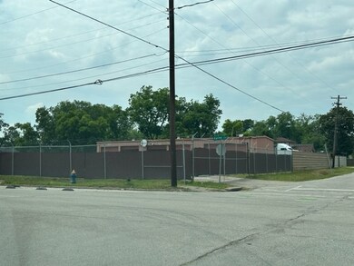 4909 Kelley St, Houston, TX 77026 - photo 4