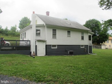 510 N Massanutten St, Strasburg, VA 22657 - photo 3