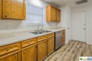 305 W Anderson Ave, Copperas Cove, TX 76522 - photo 6