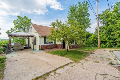 245 Sayles St, Woonsocket, RI 02895 - photo 2