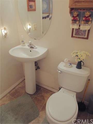 Downstairs 1/2 Bath
