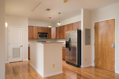 863_Flynn_St_Unit_201_05