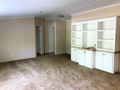 49 Dakota Dr, Crawfordville, FL 32327 - photo 2