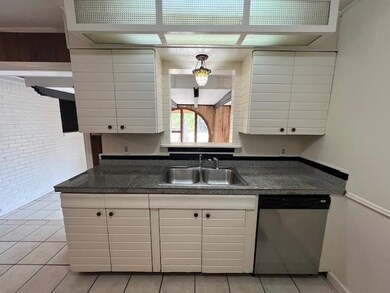 407 Amhurst Dr, Laredo, TX 78045 - photo 7