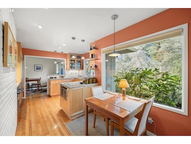 2160 Crest Dr, Lake Oswego, OR 97034 - photo 5